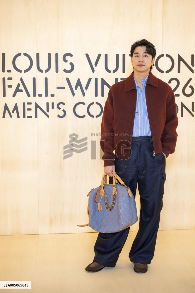 PFW Louis Vuitton Photocall EB