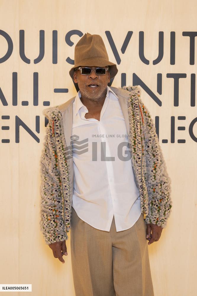 PFW Louis Vuitton Photocall EB