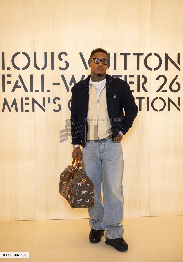 PFW Louis Vuitton Photocall EB