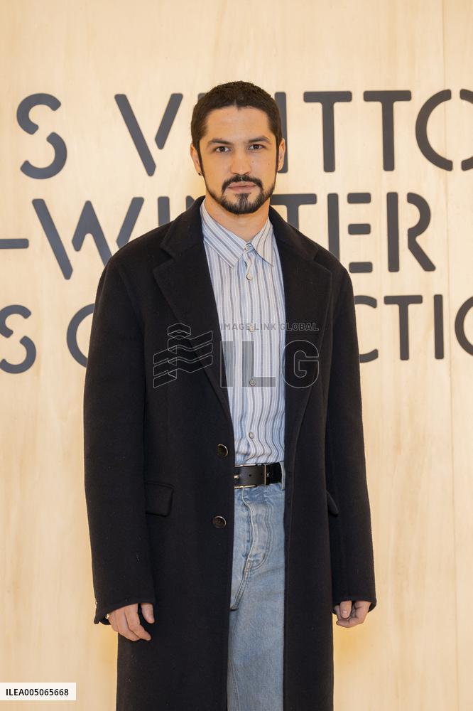 PFW Louis Vuitton Photocall EB