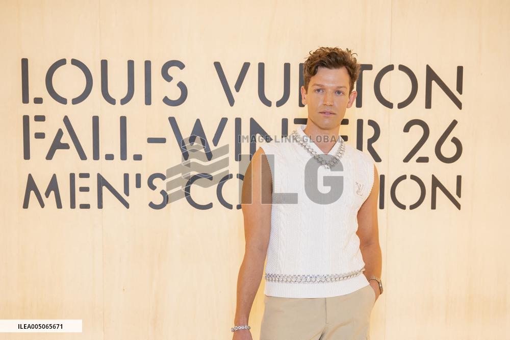 PFW Louis Vuitton Photocall EB