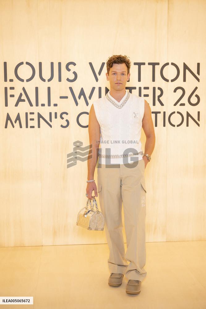PFW Louis Vuitton Photocall EB