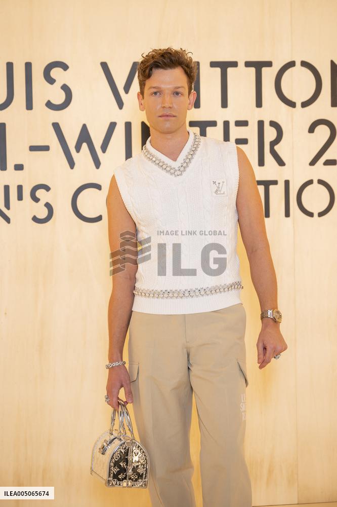 PFW Louis Vuitton Photocall EB