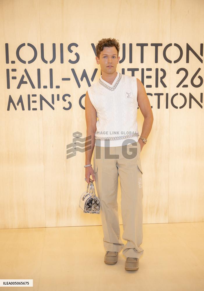 PFW Louis Vuitton Photocall EB