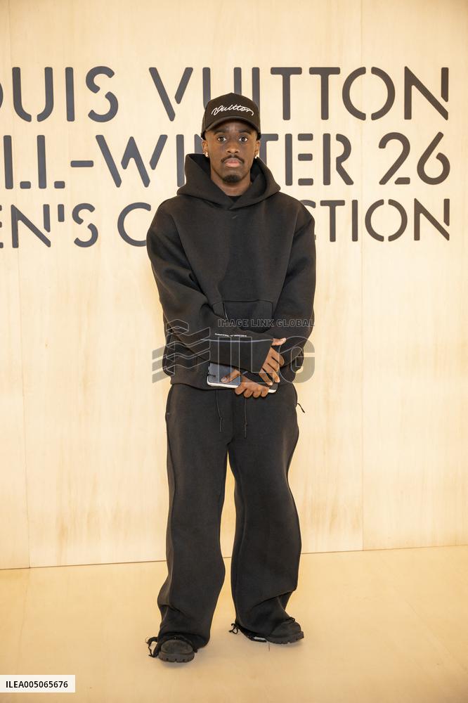 PFW Louis Vuitton Photocall EB