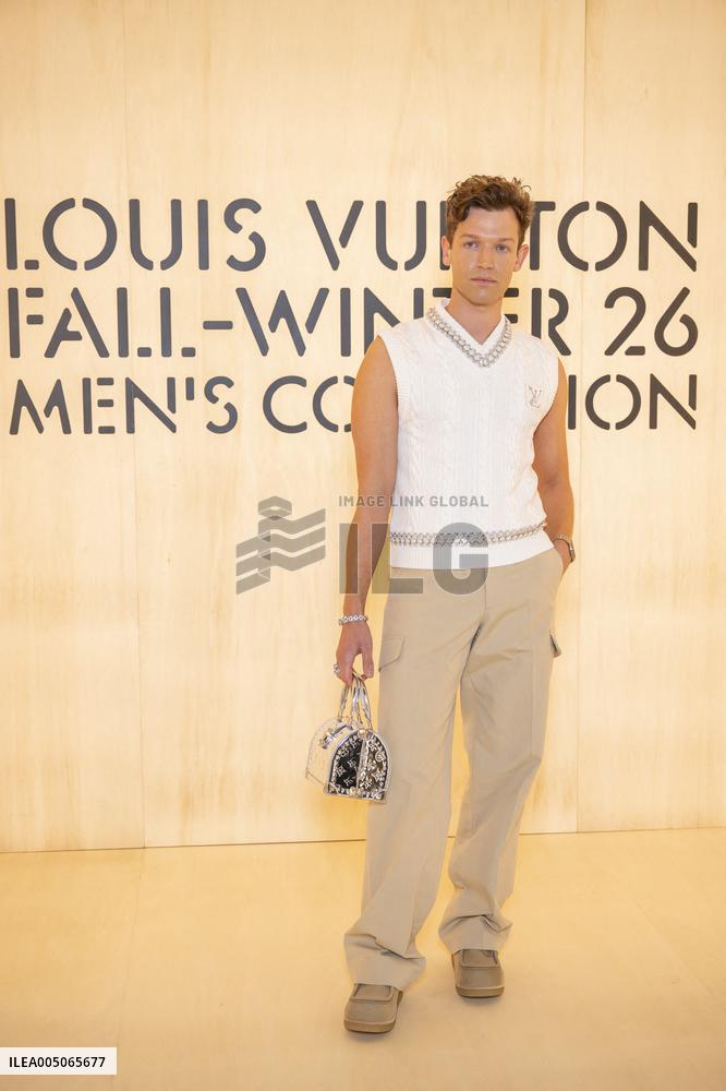 PFW Louis Vuitton Photocall EB
