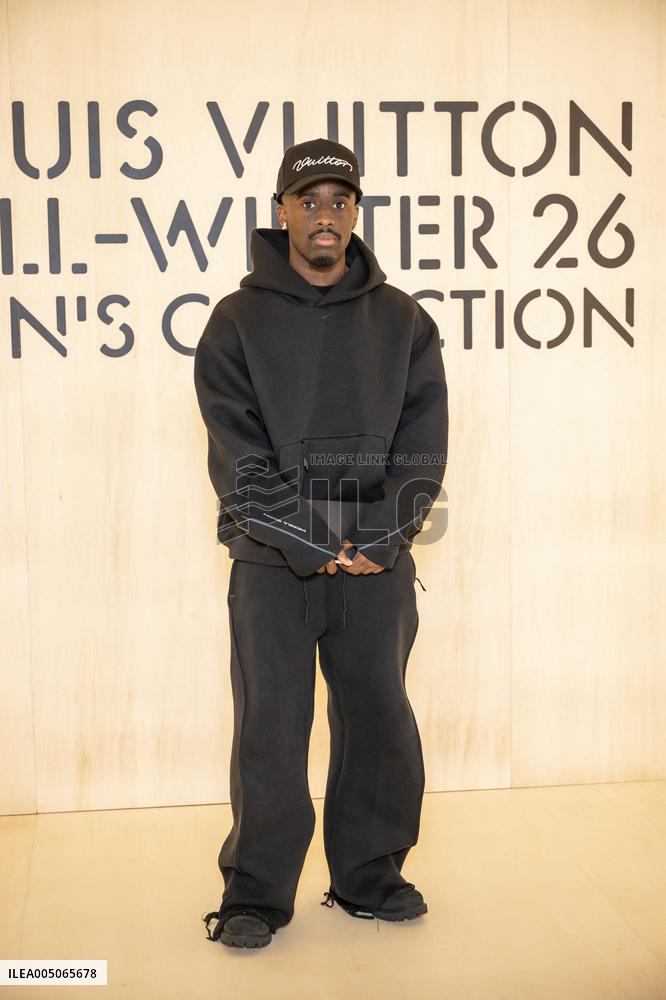 PFW Louis Vuitton Photocall EB