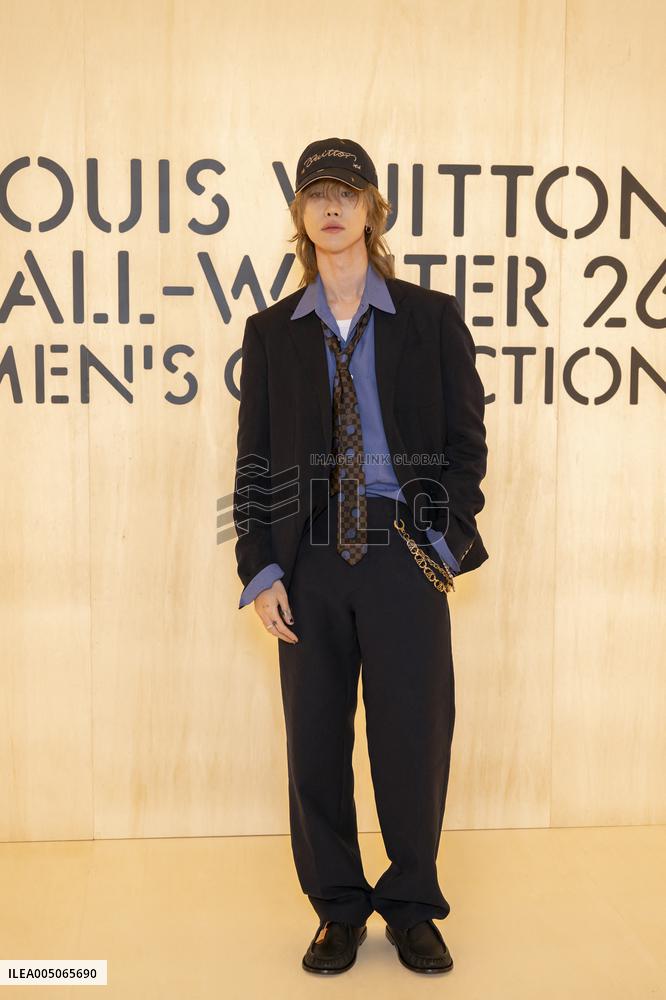 PFW Louis Vuitton Photocall EB