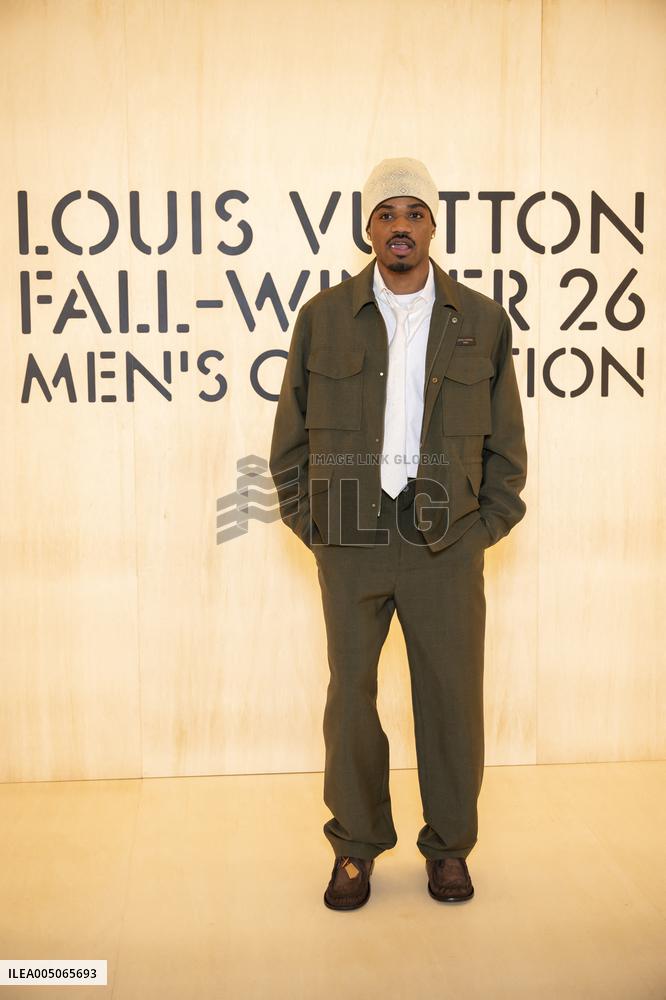 PFW Louis Vuitton Photocall EB