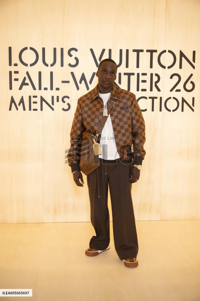 PFW Louis Vuitton Photocall EB
