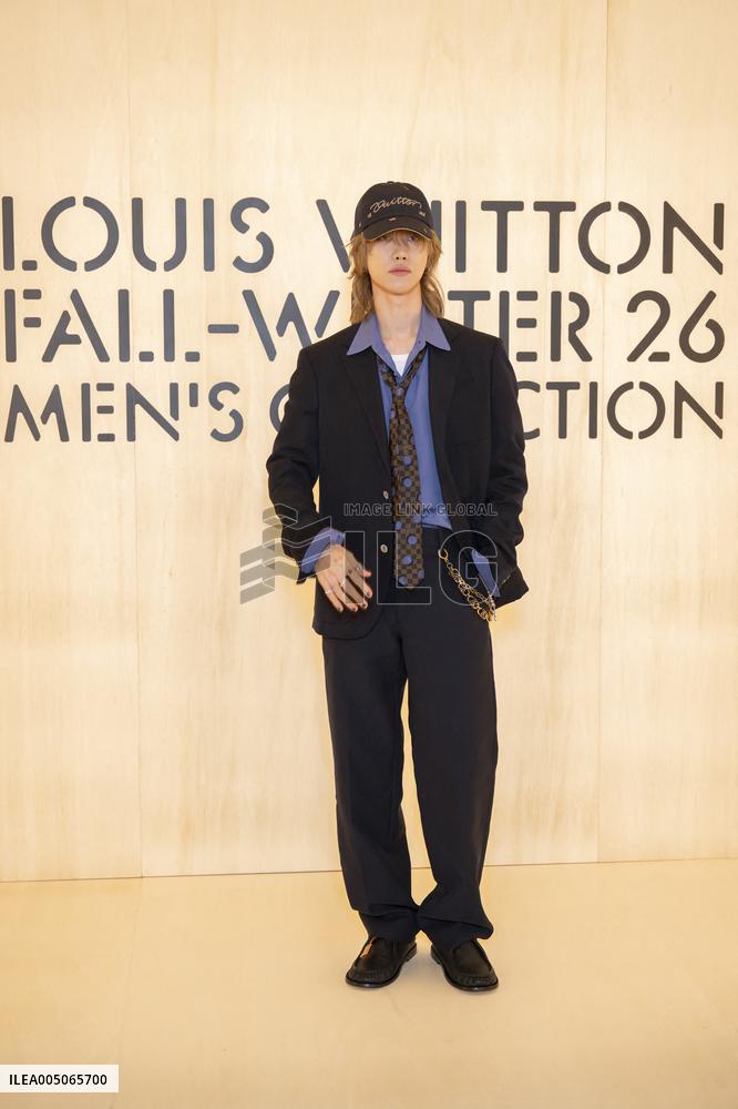 PFW Louis Vuitton Photocall EB