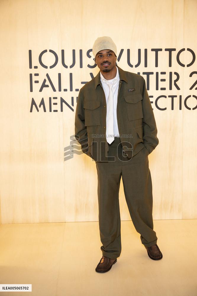 PFW Louis Vuitton Photocall EB