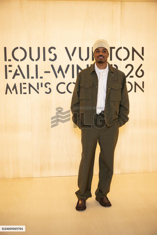 PFW Louis Vuitton Photocall EB