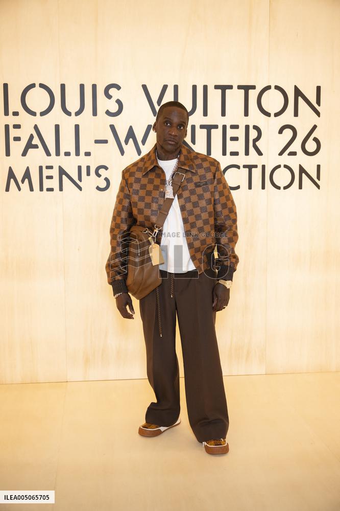 PFW Louis Vuitton Photocall EB