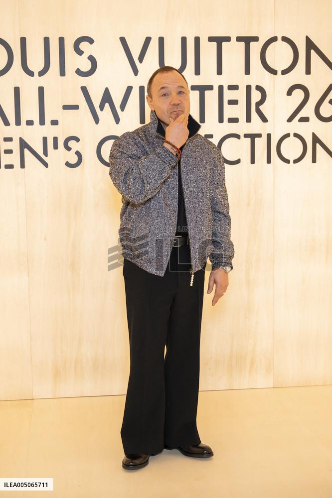 PFW Louis Vuitton Photocall EB