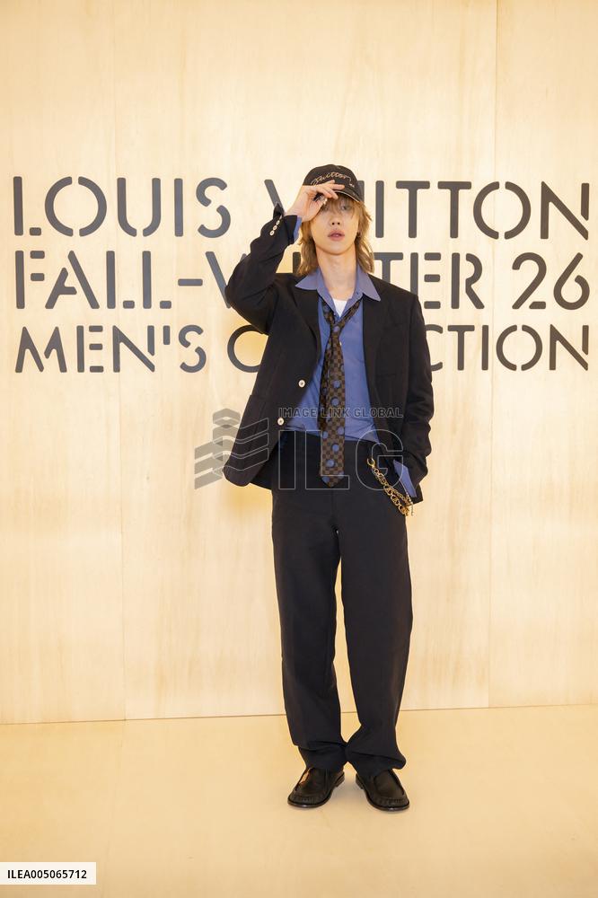 PFW Louis Vuitton Photocall EB
