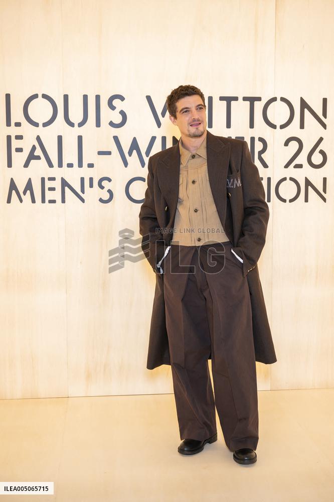 PFW Louis Vuitton Photocall EB
