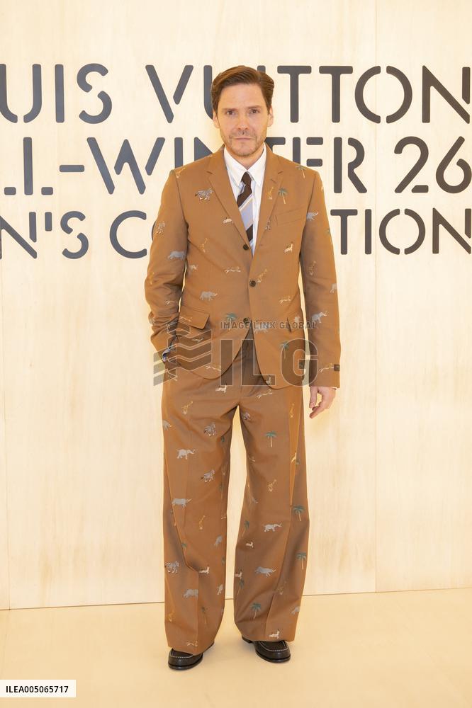 PFW Louis Vuitton Photocall EB