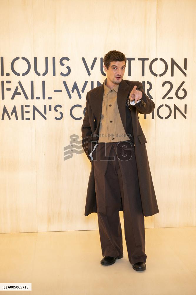 PFW Louis Vuitton Photocall EB