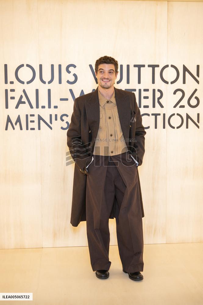 PFW Louis Vuitton Photocall EB