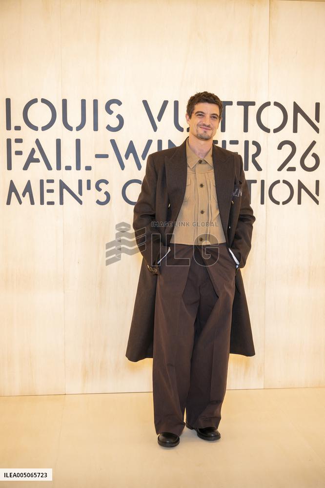 PFW Louis Vuitton Photocall EB