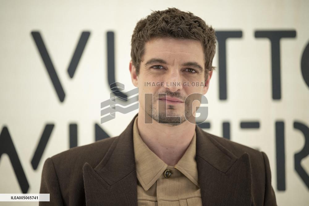 PFW Louis Vuitton Photocall EB