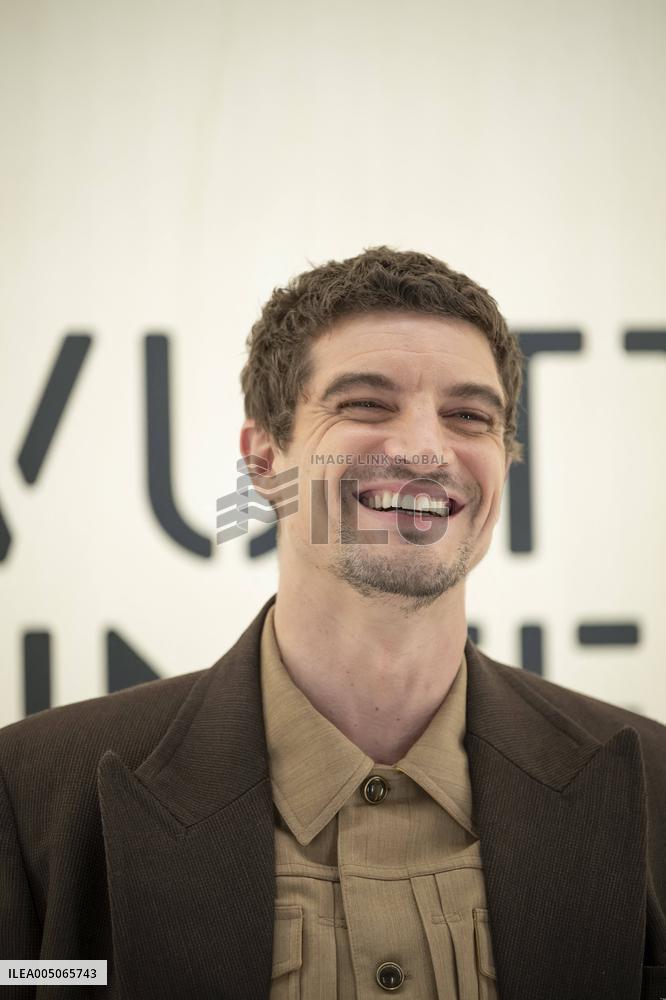 PFW Louis Vuitton Photocall EB