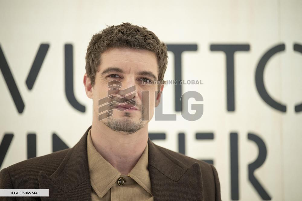 PFW Louis Vuitton Photocall EB