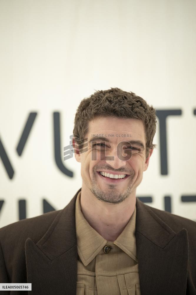 PFW Louis Vuitton Photocall EB