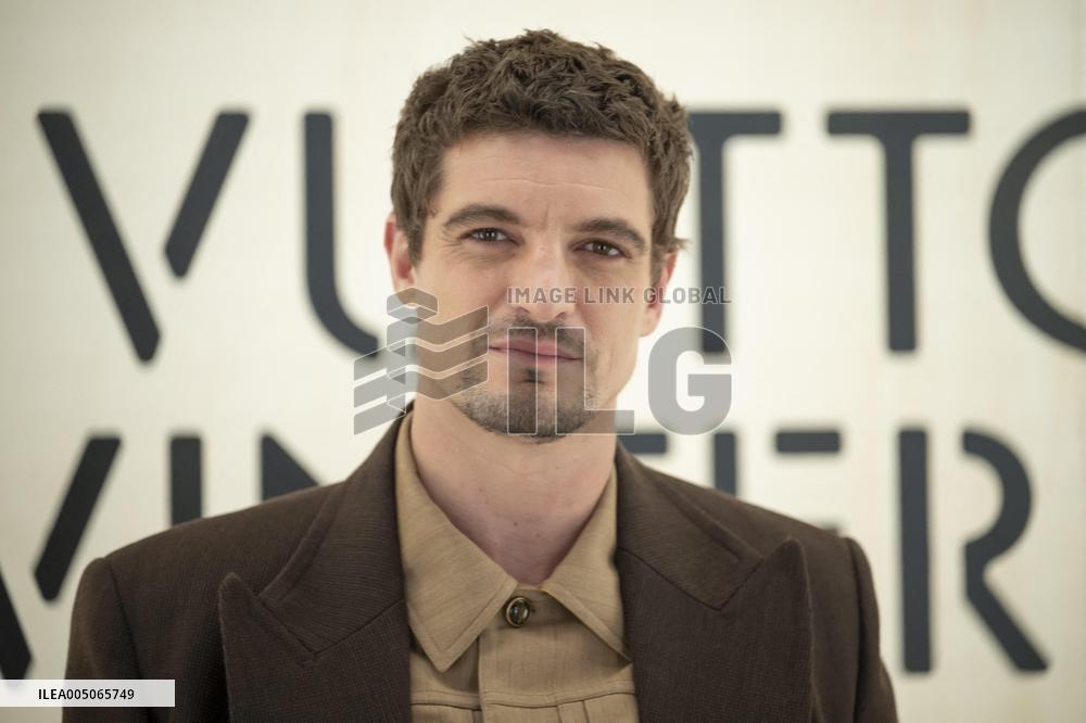 PFW Louis Vuitton Photocall EB