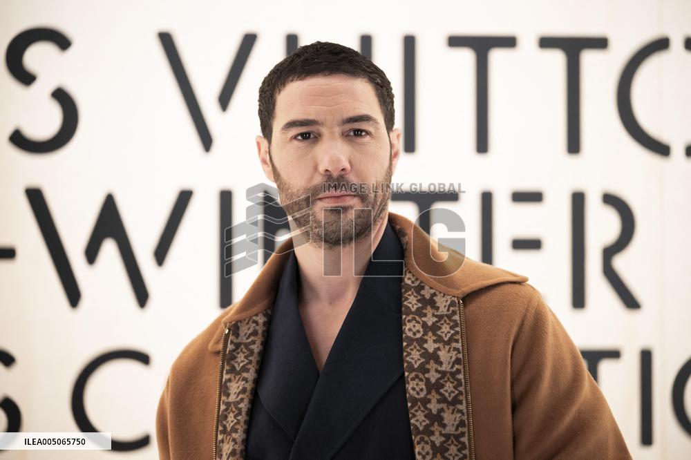 PFW Louis Vuitton Photocall EB