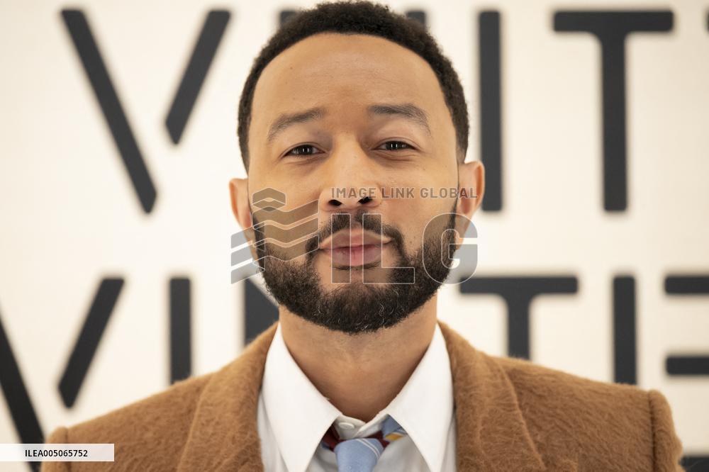 PFW Louis Vuitton Photocall EB