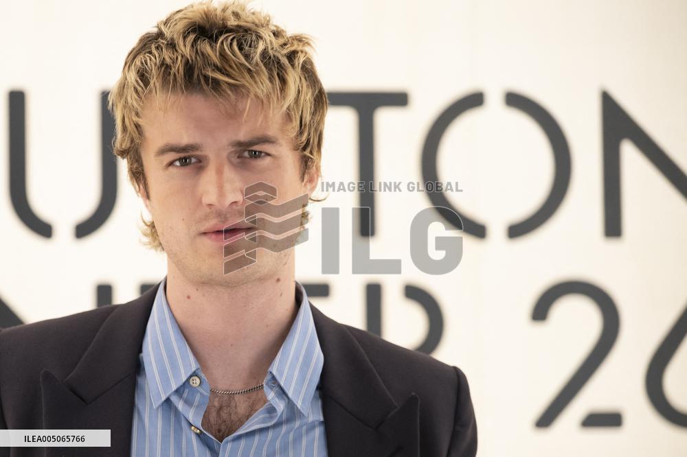 PFW Louis Vuitton Photocall EB