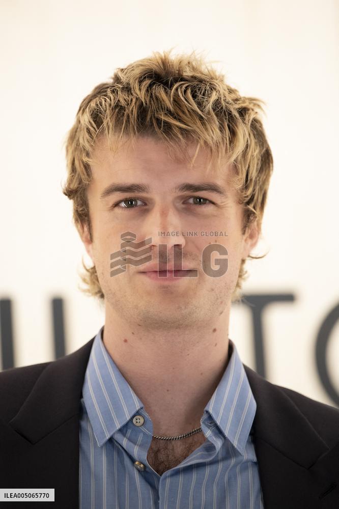 PFW Louis Vuitton Photocall EB