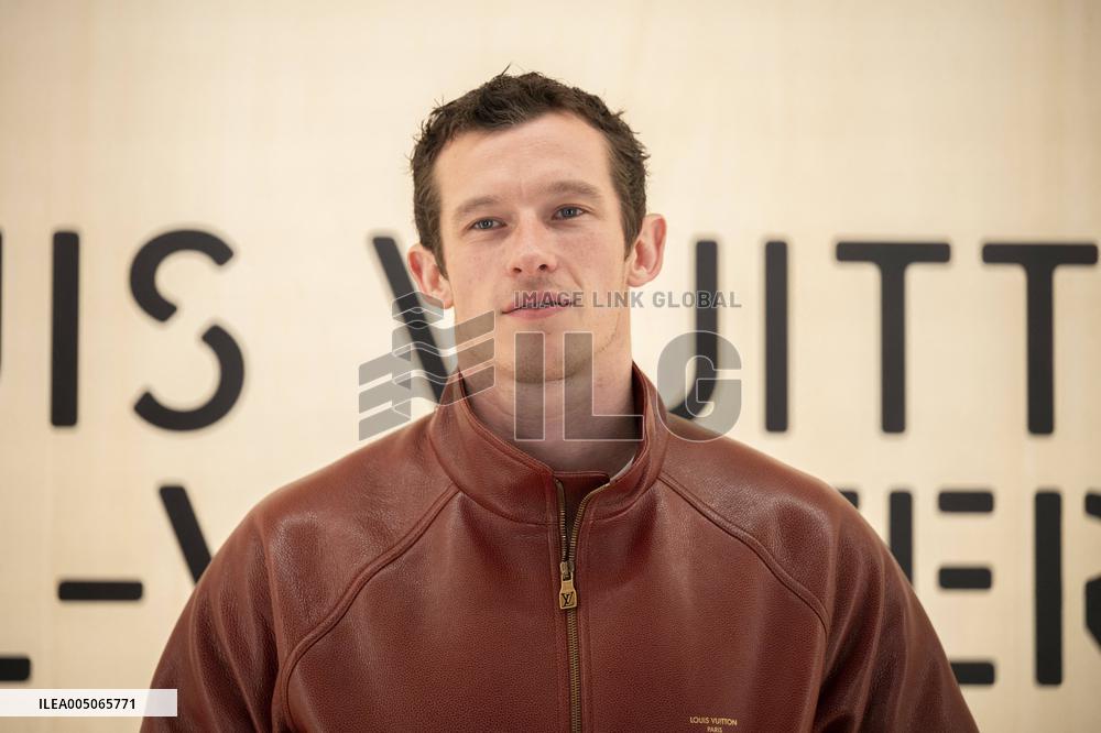 PFW Louis Vuitton Photocall EB