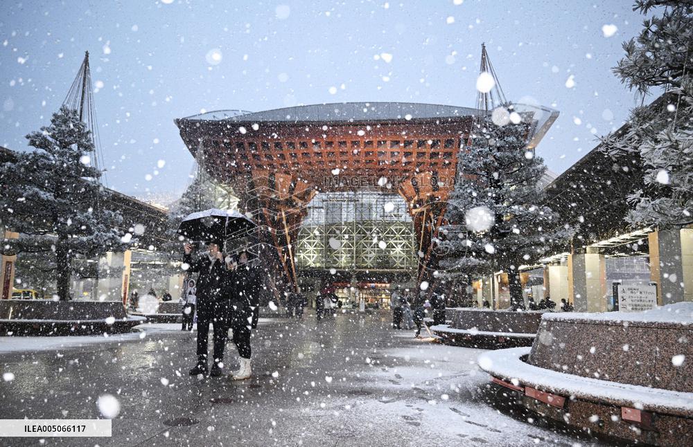 Snow in central Japan