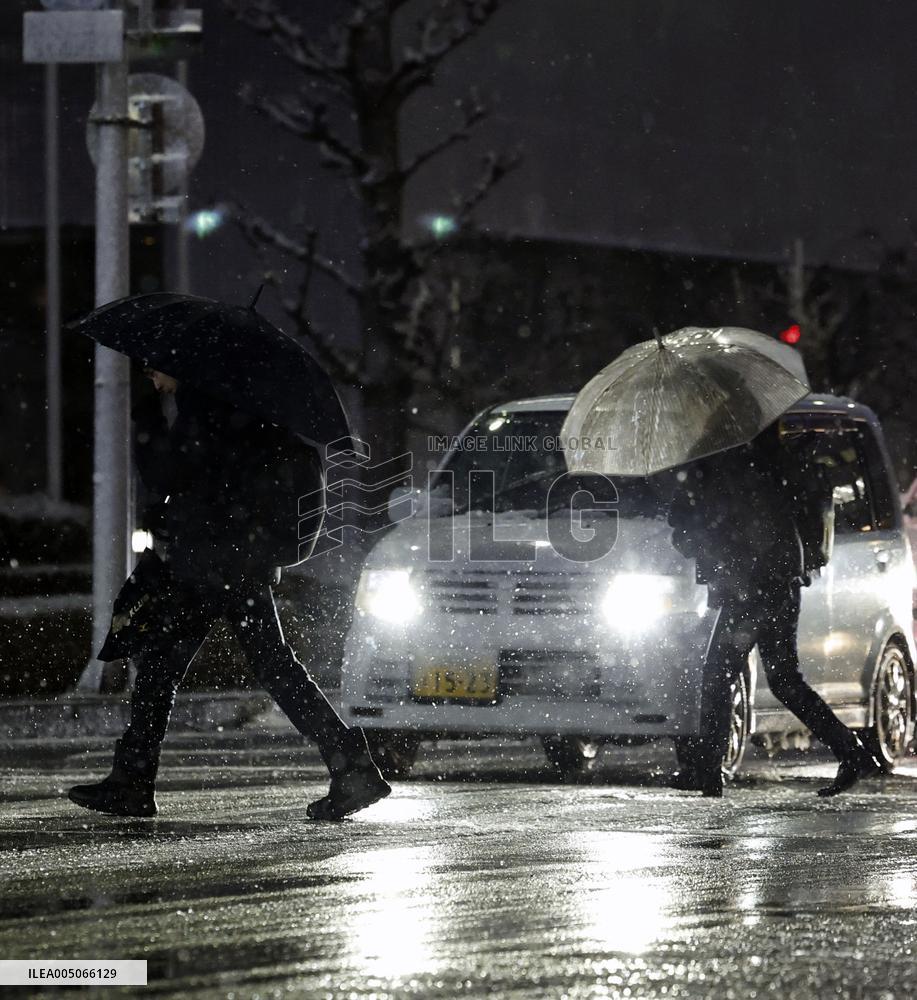 Snow in western Japan