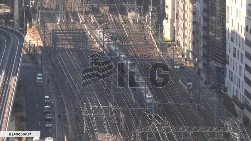 Power outage stops train in Japan