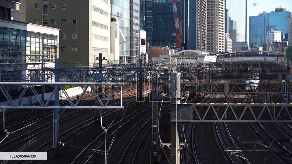 [Breaking News]Power outage stops train in Japan