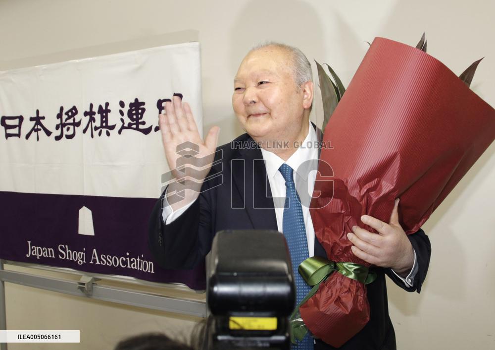 Retired shogi player Hifumi Kato dies at 86