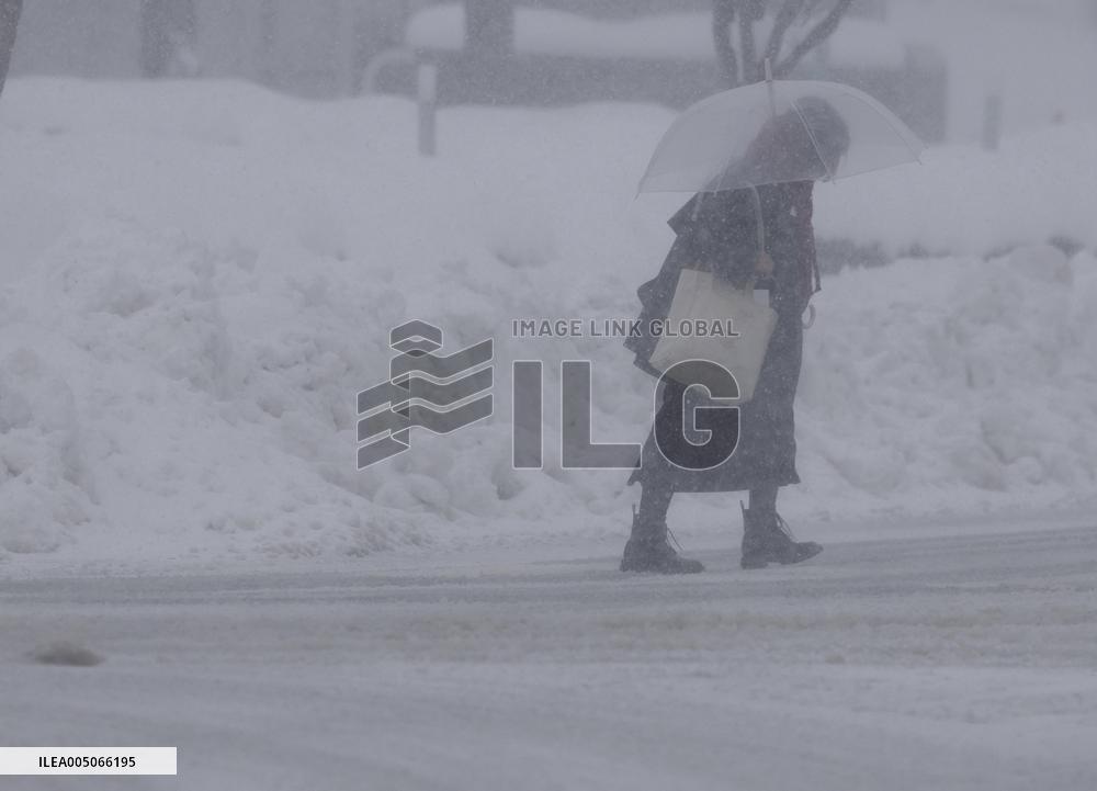 Heavy snowfall in Niigata