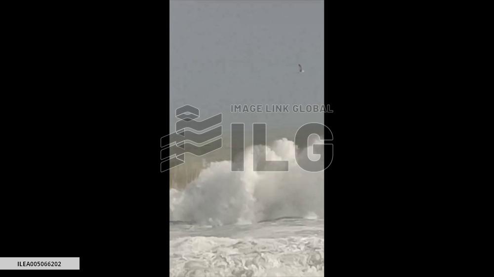 Italy: Storm Harry Brings Flooding and Massive Waves to Sicily 2
