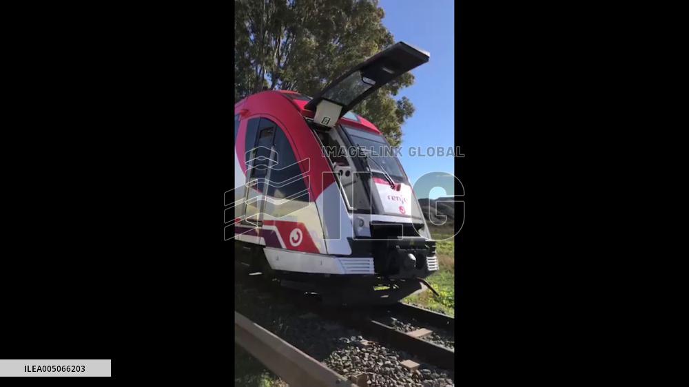 Spain: New Railway Accident, Passenger Train Collides with Construction Crane in Murcia