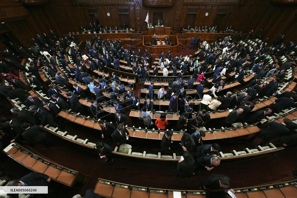 Japan PM Takaichi dissolves lower house