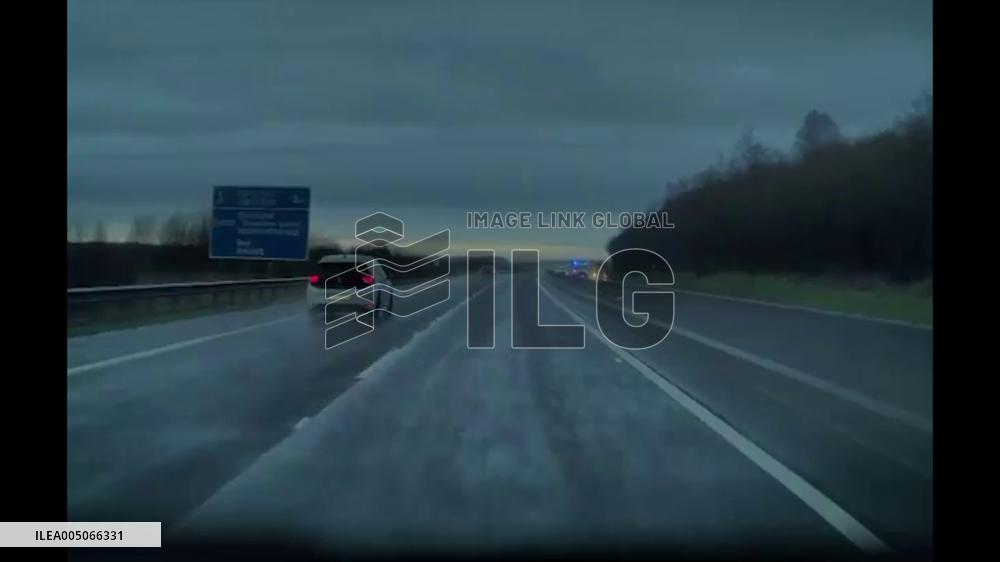 Ireland: Tesla Avoids Crash as Cow Leaps Into M6 Motorway Near Rochfortbridge