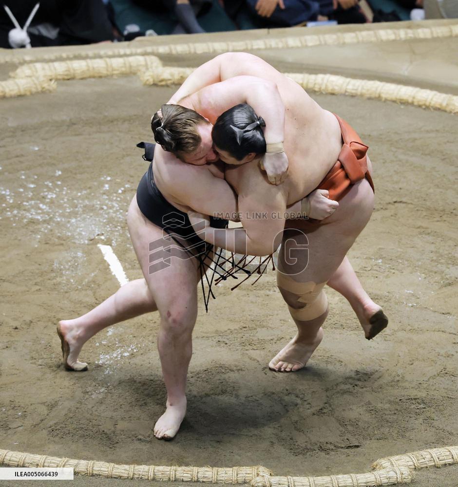 New Year Grand Sumo Tournament