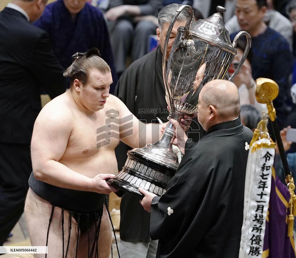 New Year Grand Sumo Tournament