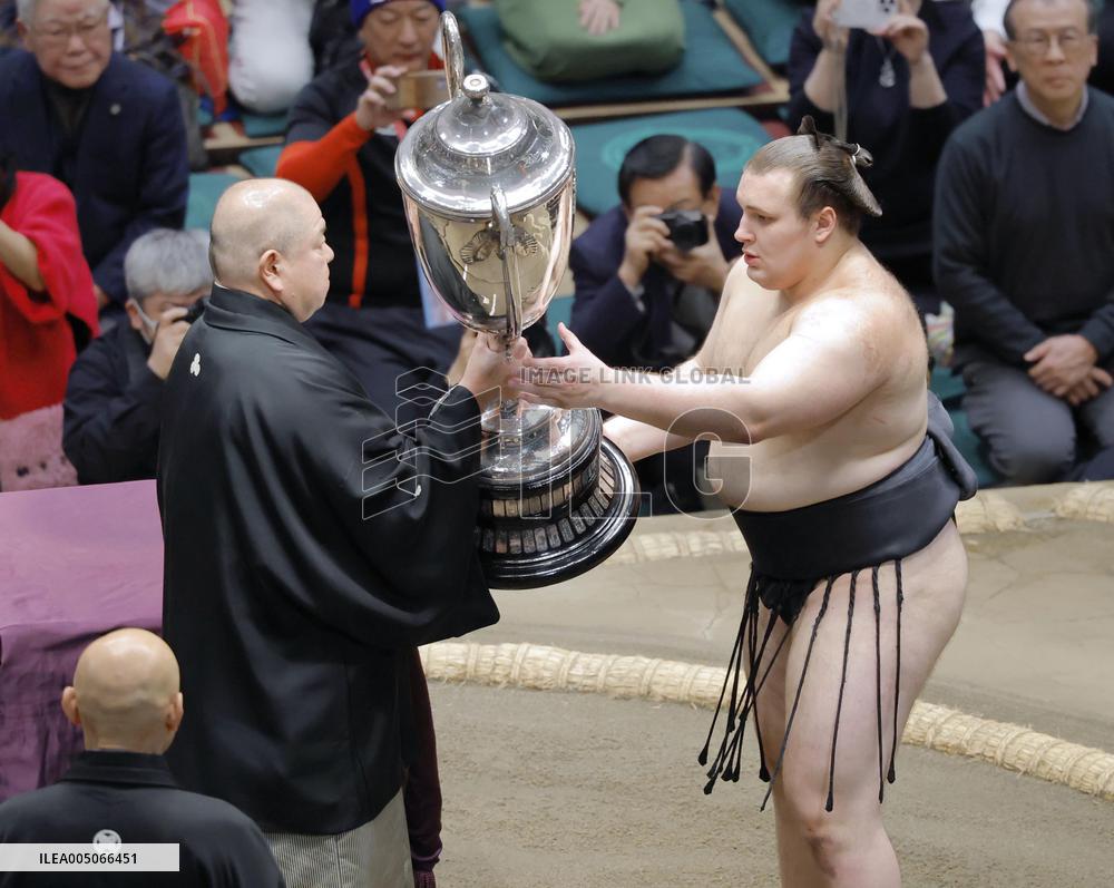 New Year Grand Sumo Tournament