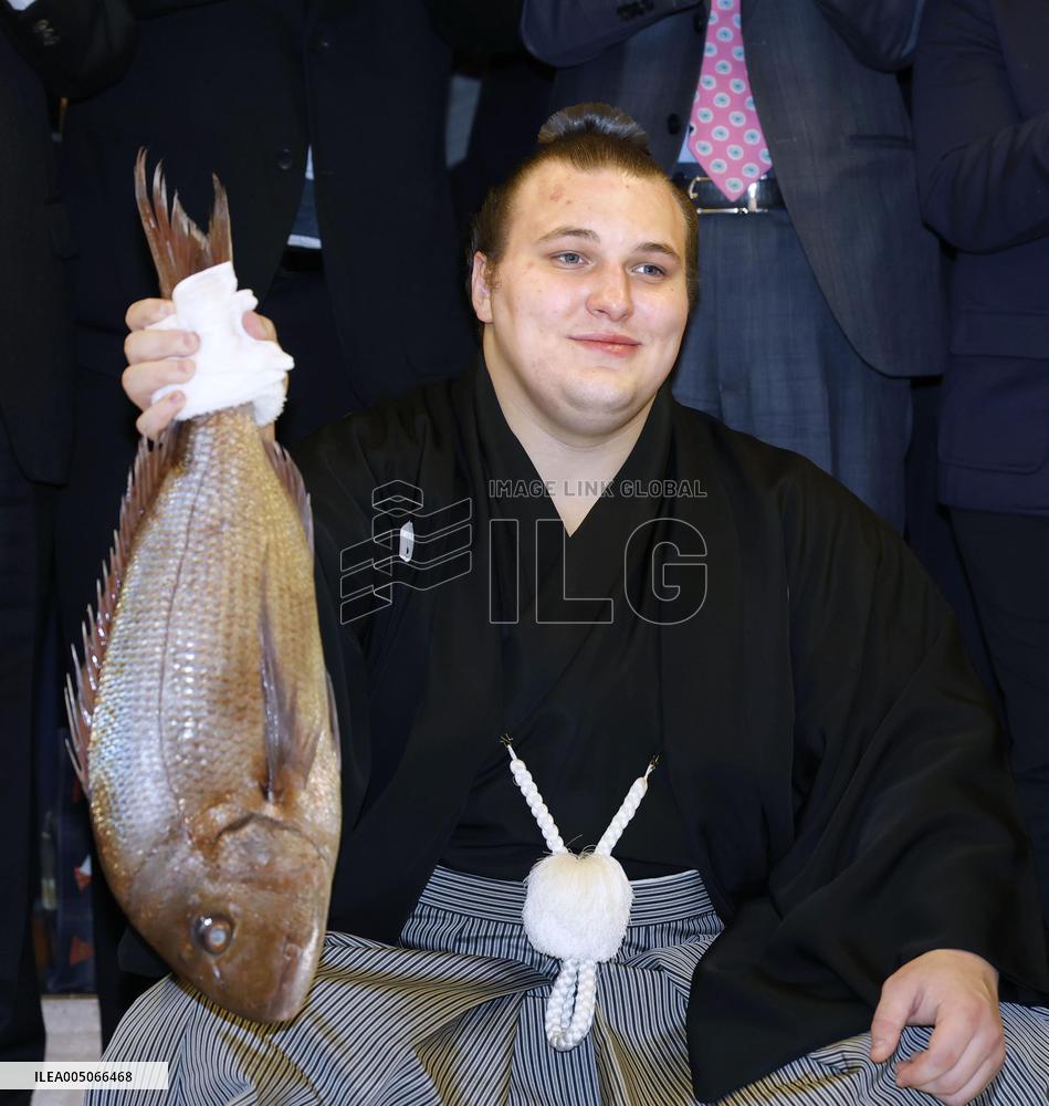 New Year Grand Sumo Tournament