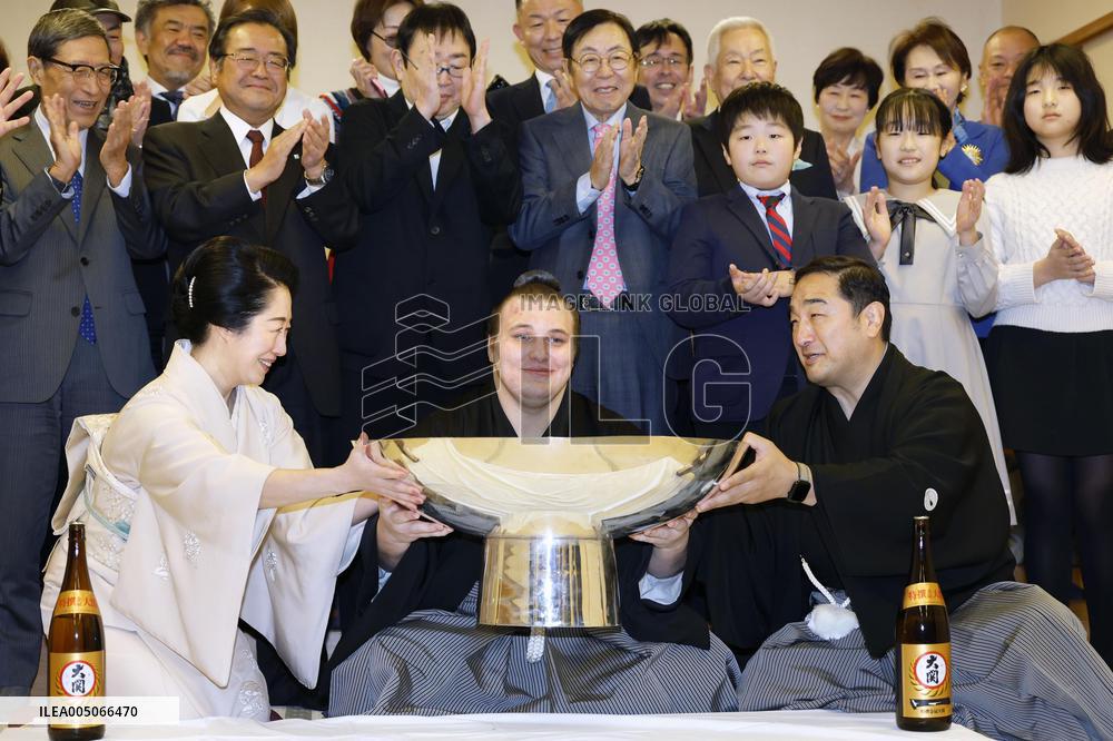 New Year Grand Sumo Tournament
